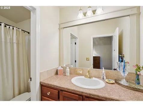 5101 NE 121st Avenue Vancouver WA 98682
