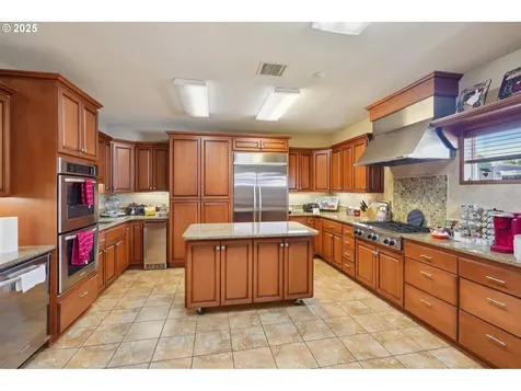 5101 NE 121st Avenue Vancouver WA 98682