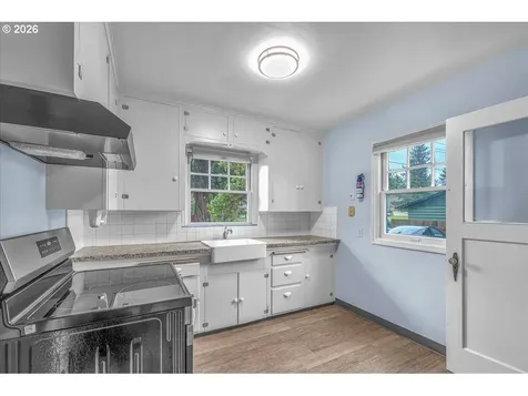 19237 NE Glisan Street Portland OR 97230