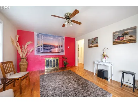 2495 G Street Springfield OR 97477