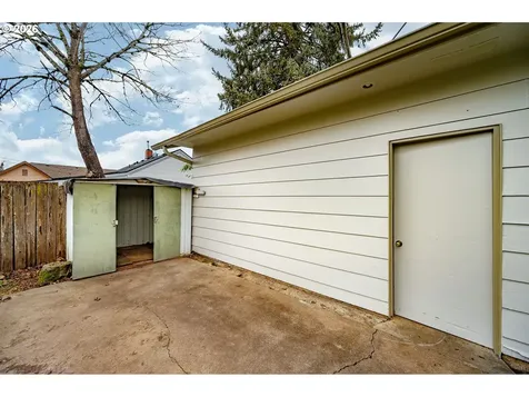 2495 G Street Springfield OR 97477