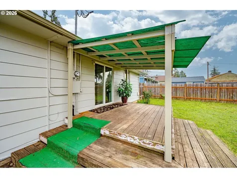 2495 G Street Springfield OR 97477