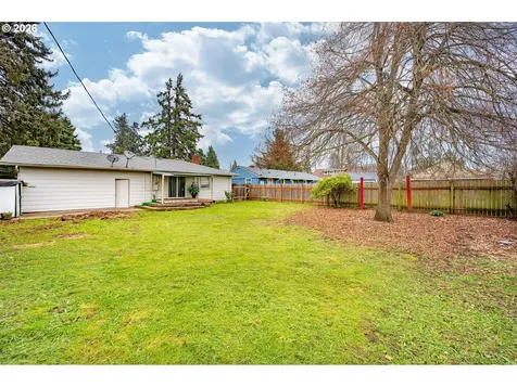 2495 G Street Springfield OR 97477