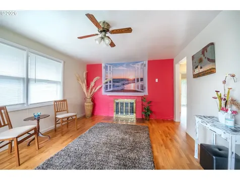 2495 G Street Springfield OR 97477