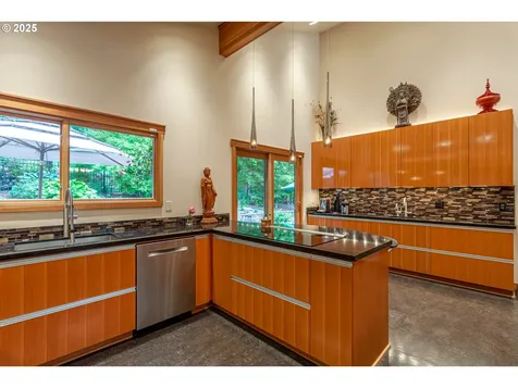 11 Da Vinci Street Lake Oswego OR 97035