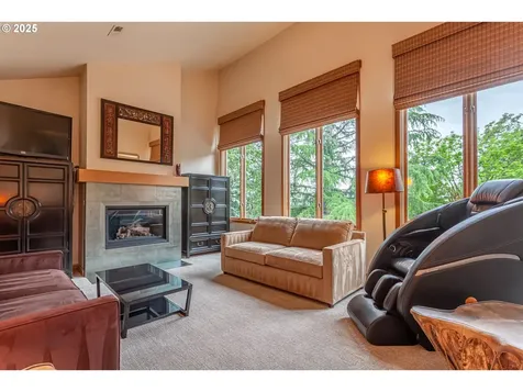 11 Da Vinci Street Lake Oswego OR 97035