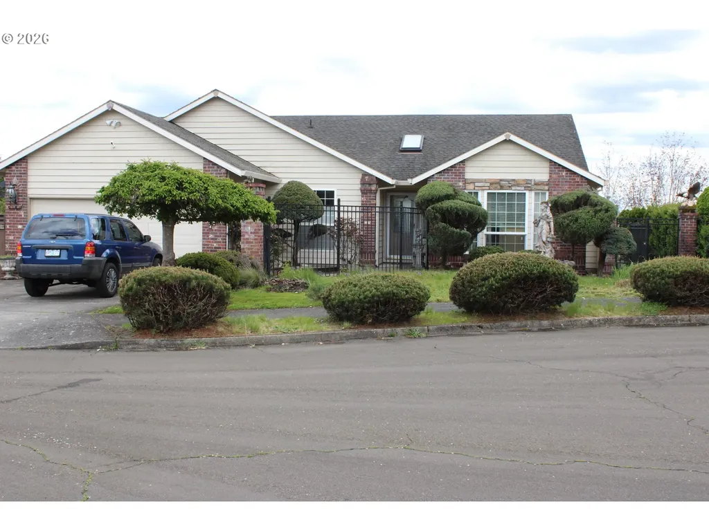110 SW 16th Court Troutdale OR 97060