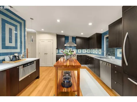 2707 Southshore Boulevard Lake Oswego OR 97034