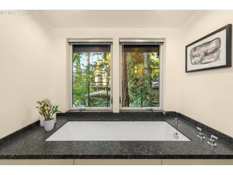2707 Southshore Boulevard Lake Oswego OR 97034