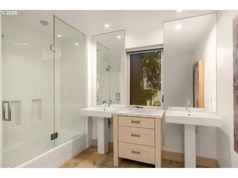 2707 Southshore Boulevard Lake Oswego OR 97034