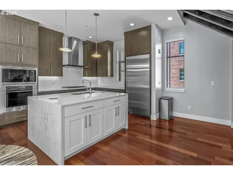 1710 NW Riverscape Street Portland OR 97209