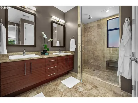 1710 NW Riverscape Street Portland OR 97209