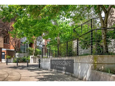 1710 NW Riverscape Street Portland OR 97209