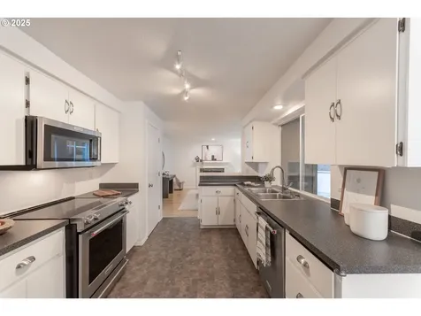 17172 NW Blacktail Drive Portland OR 97229