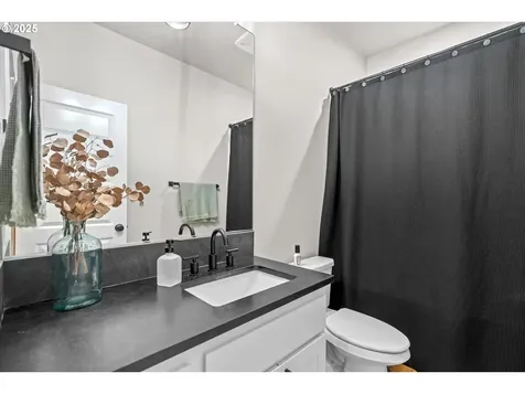 10306 NE 104th Street Vancouver WA 98662