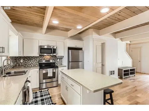 19675 NW Quail Hollow Drive Portland OR 97229