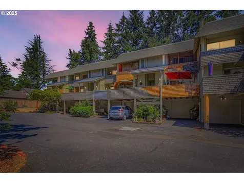 19675 NW Quail Hollow Drive Portland OR 97229