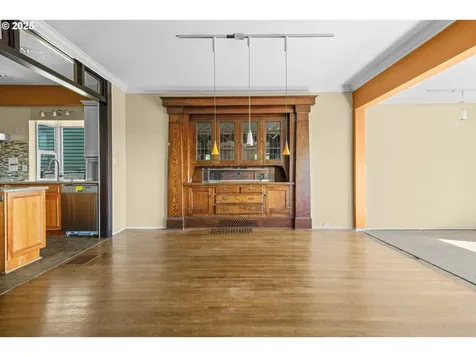 4219 SW Condor Avenue Portland OR 97239