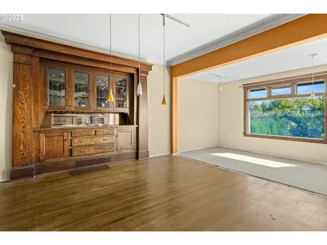 4219 SW Condor Avenue Portland OR 97239