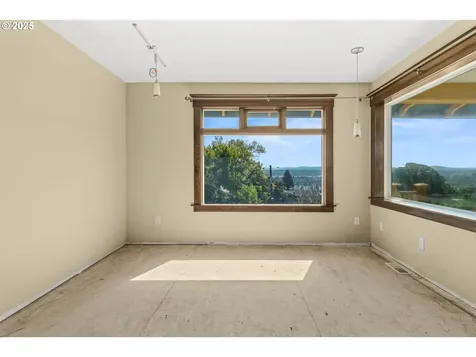 4219 SW Condor Avenue Portland OR 97239