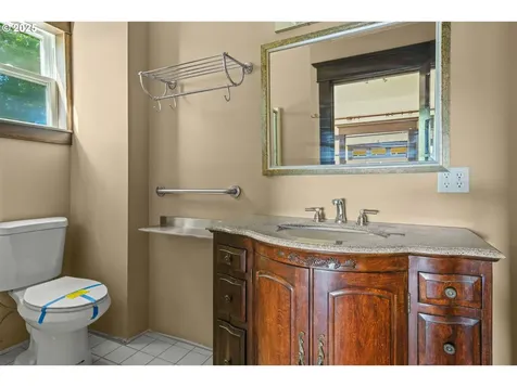 4219 SW Condor Avenue Portland OR 97239