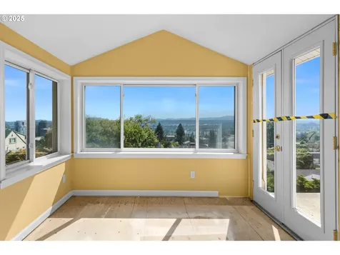 4219 SW Condor Avenue Portland OR 97239