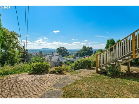 4219 SW Condor Avenue Portland OR 97239