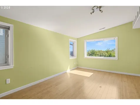 4219 SW Condor Avenue Portland OR 97239