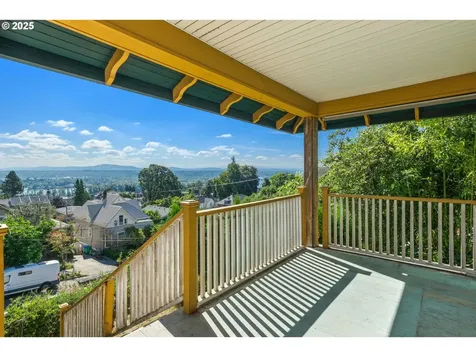 4219 SW Condor Avenue Portland OR 97239