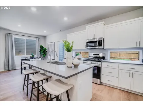 8875 SW Mohegan Lane Tualatin OR 97062