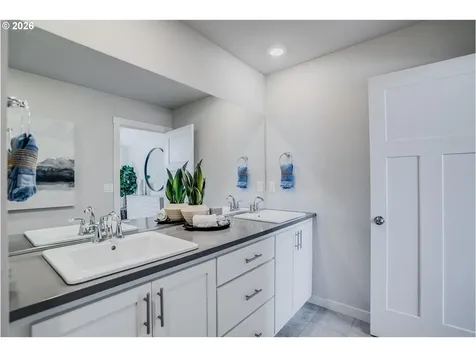 8875 SW Mohegan Lane Tualatin OR 97062