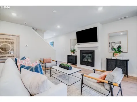 8875 SW Mohegan Lane Tualatin OR 97062