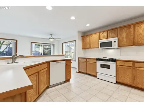 3509 N Center Street Newberg OR 97132
