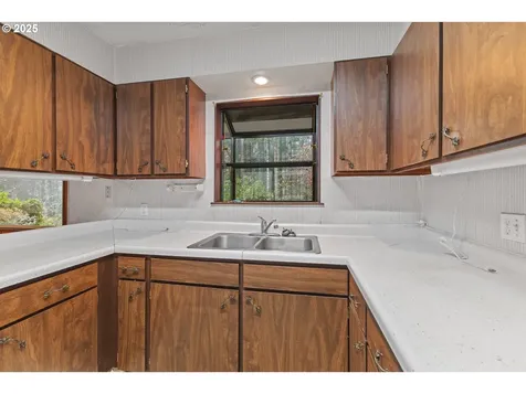 57247 Fairview Road Coquille OR 97423