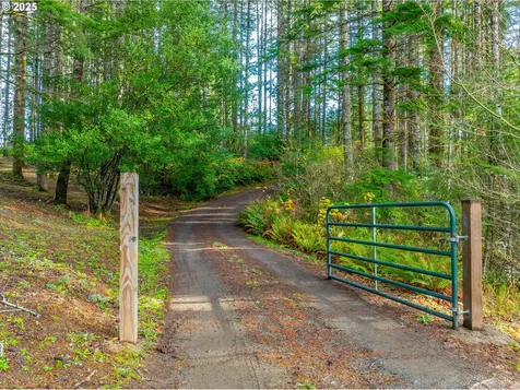 57247 Fairview Road Coquille OR 97423