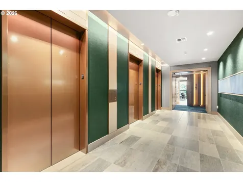 550 SW 10th Avenue Portland OR 97205