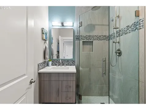 12305 NE 13th Avenue Vancouver WA 98685