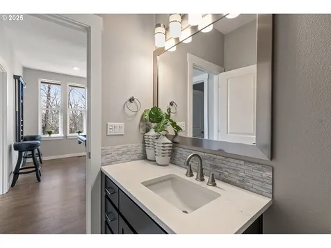 12305 NE 13th Avenue Vancouver WA 98685
