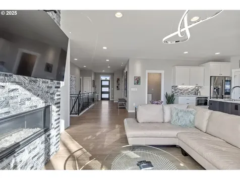 12305 NE 13th Avenue Vancouver WA 98685