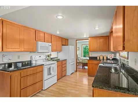 3420 SE El Camino Drive Gresham OR 97080