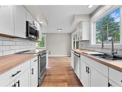 2608 E 30th Street Vancouver WA 98661