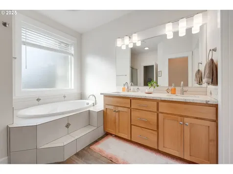 13768 John Jeffrey Court Oregon City OR 97045