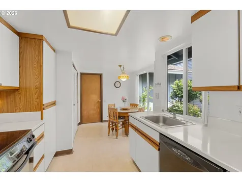 9420 SW Brentwood Place Portland OR 97224
