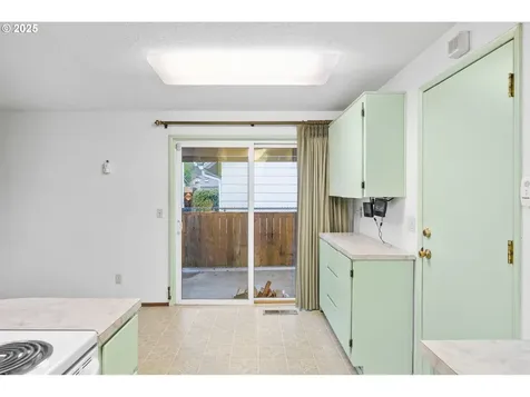 15916 SE Brooklyn Street Portland OR 97236
