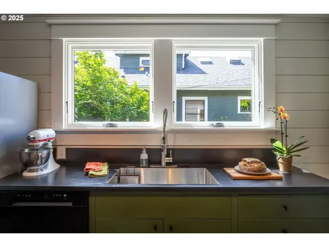 5616 N Campbell Avenue Portland OR 97217