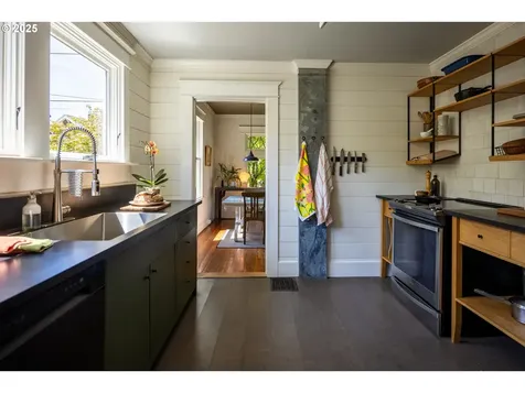 5616 N Campbell Avenue Portland OR 97217