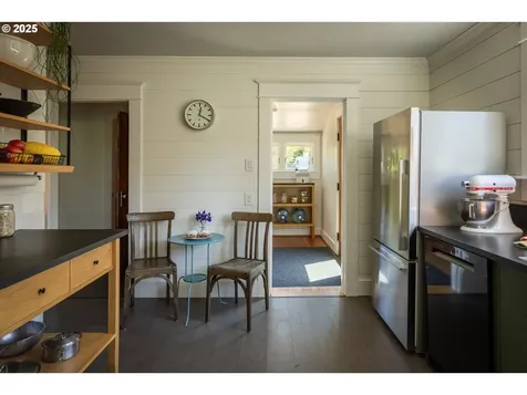 5616 N Campbell Avenue Portland OR 97217