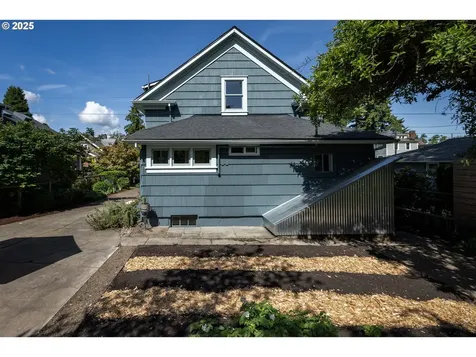 5616 N Campbell Avenue Portland OR 97217