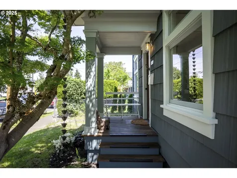 5616 N Campbell Avenue Portland OR 97217