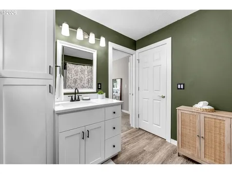 1401 Pauli Drive Kelso WA 98626